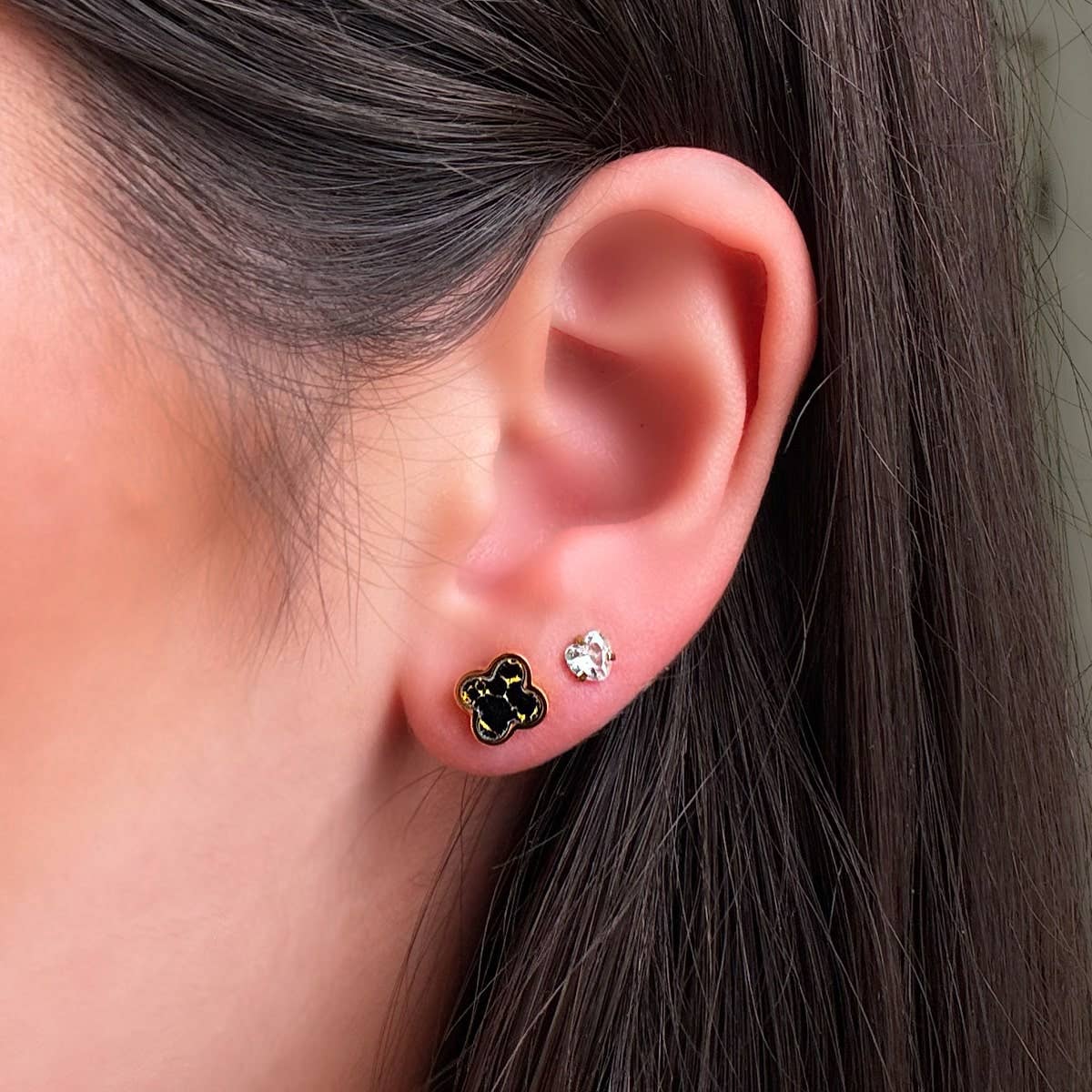 Boucles d'oreilles Trèfle Noir Plaqué or 18K ou acier chirurgical poli